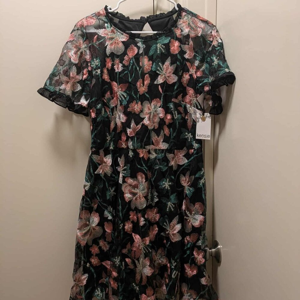 Kensie floral embroidered dress midi